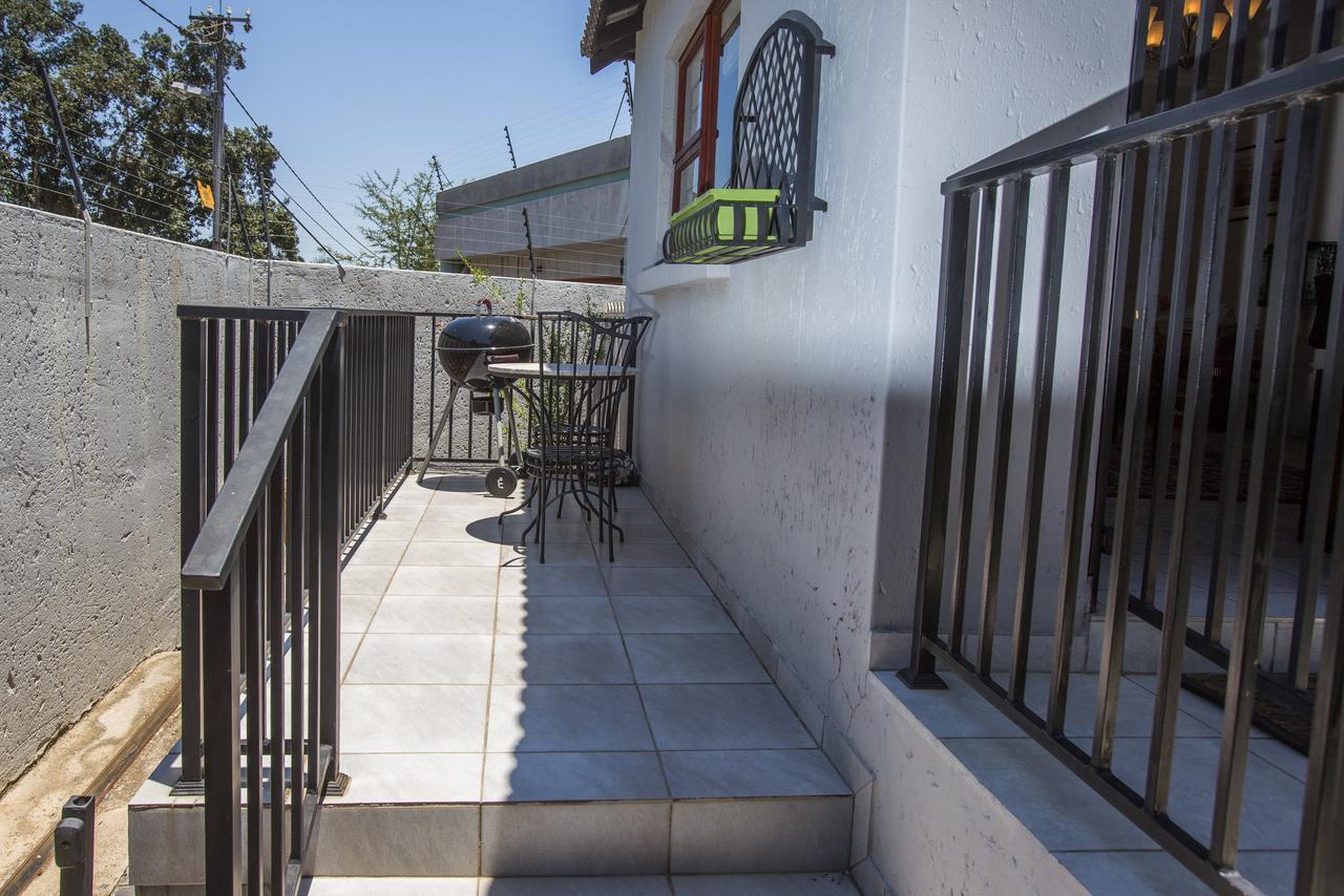 Spacious Garden Cottage Γιοχάνεσμπουργκ Εξωτερικό φωτογραφία