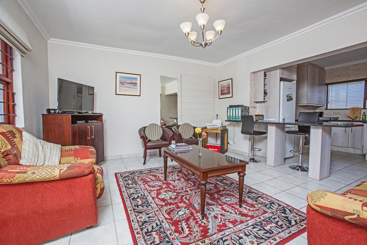 Spacious Garden Cottage Γιοχάνεσμπουργκ Εξωτερικό φωτογραφία